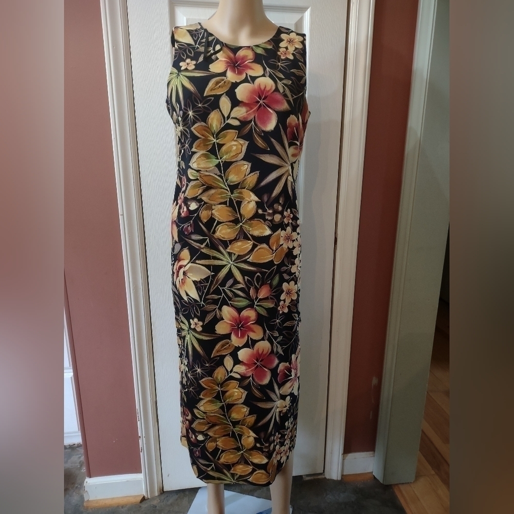 Koret petite Woman's Size 6p zipper back floral dress sleeveless